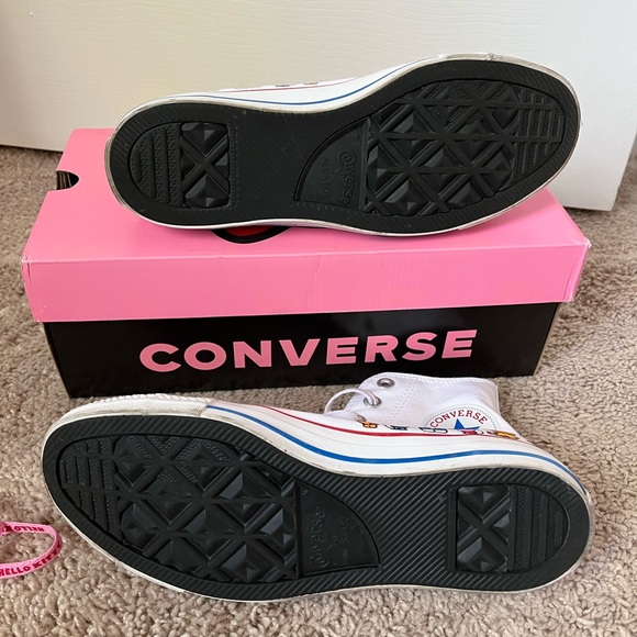 SOLD 🚫Hello Kitty x Converse W9 - Picture 5 of 7